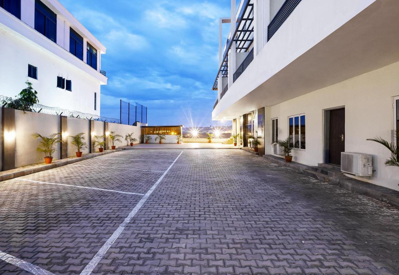 Aveon Hotel Abuja Buitenkant foto