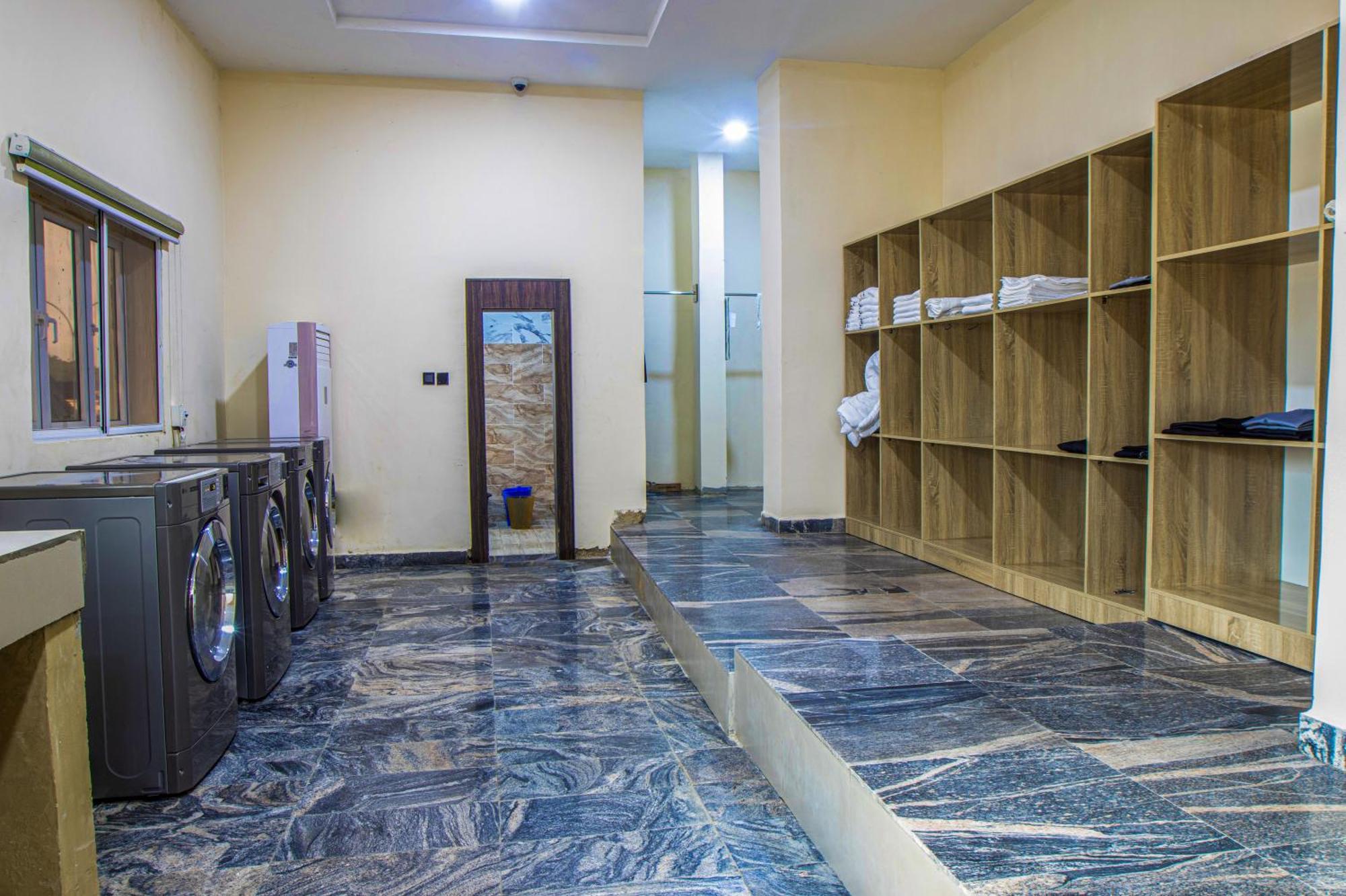 Aveon Hotel Abuja Buitenkant foto